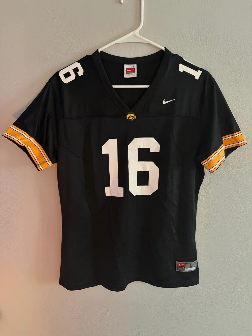 Nike Team IOWA HAWKEYES Football Jersey #16 Chuck Long Retired Sz Youth Large